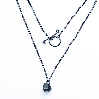 Facet Black Apple Necklace
