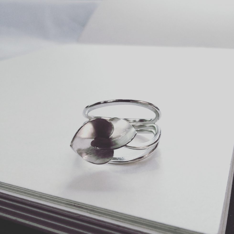 Soul in Link Wave Ring