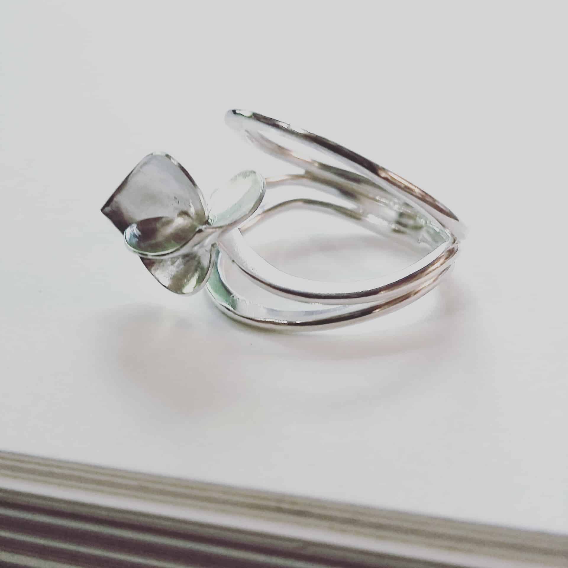 Soul in Link Wave Ring