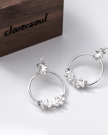 Garland Oak Leaf Hoop Studs
