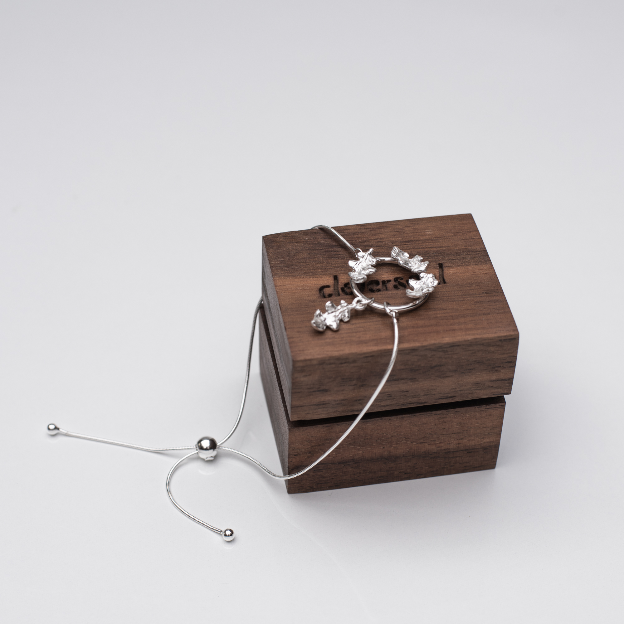 Garland Oak Leaf Bracelet