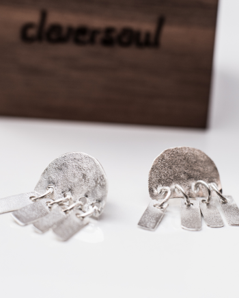 Fringe Studs