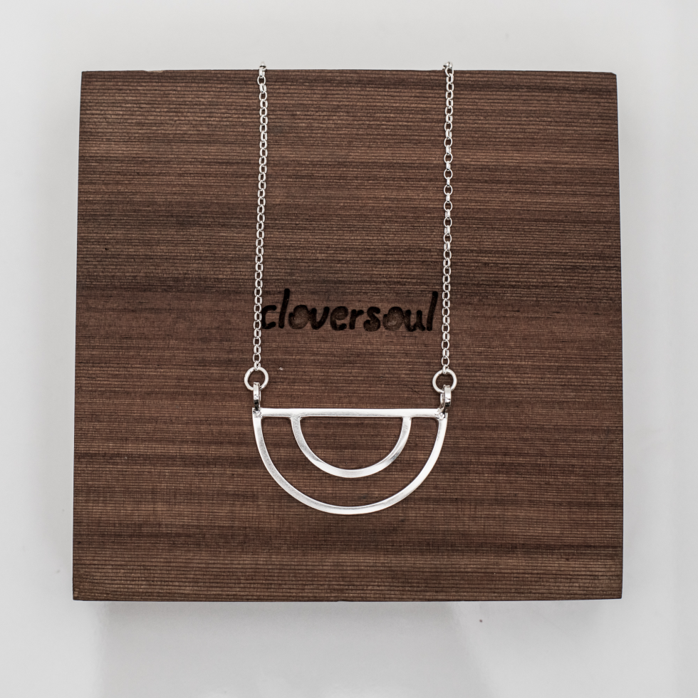 Arc Necklace