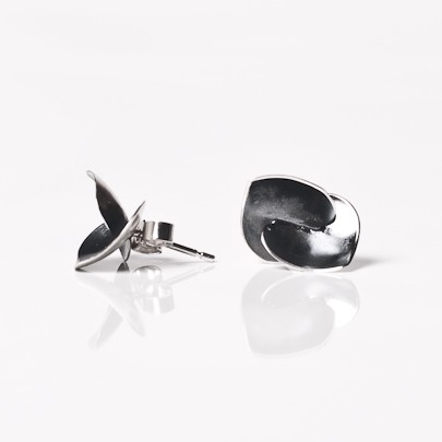 Soul in Link petite oxidised stud earrings