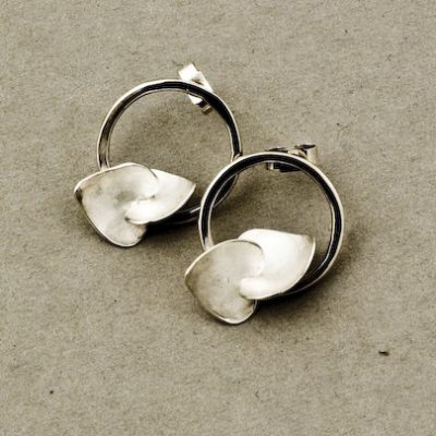 Soul in Link Stud Earrings
