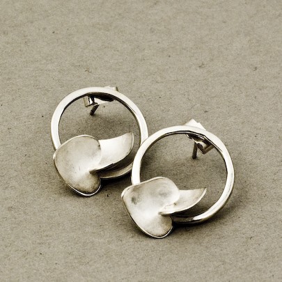 Soul in Link Stud Earrings