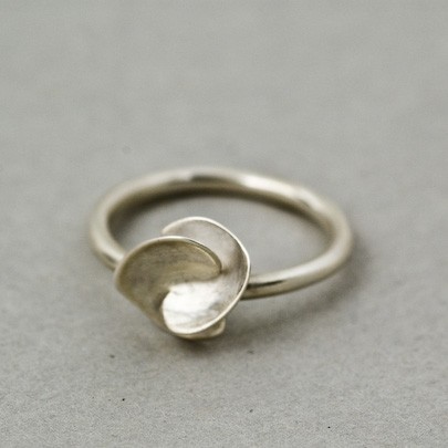 Soul In link Small Heart Motif Ring