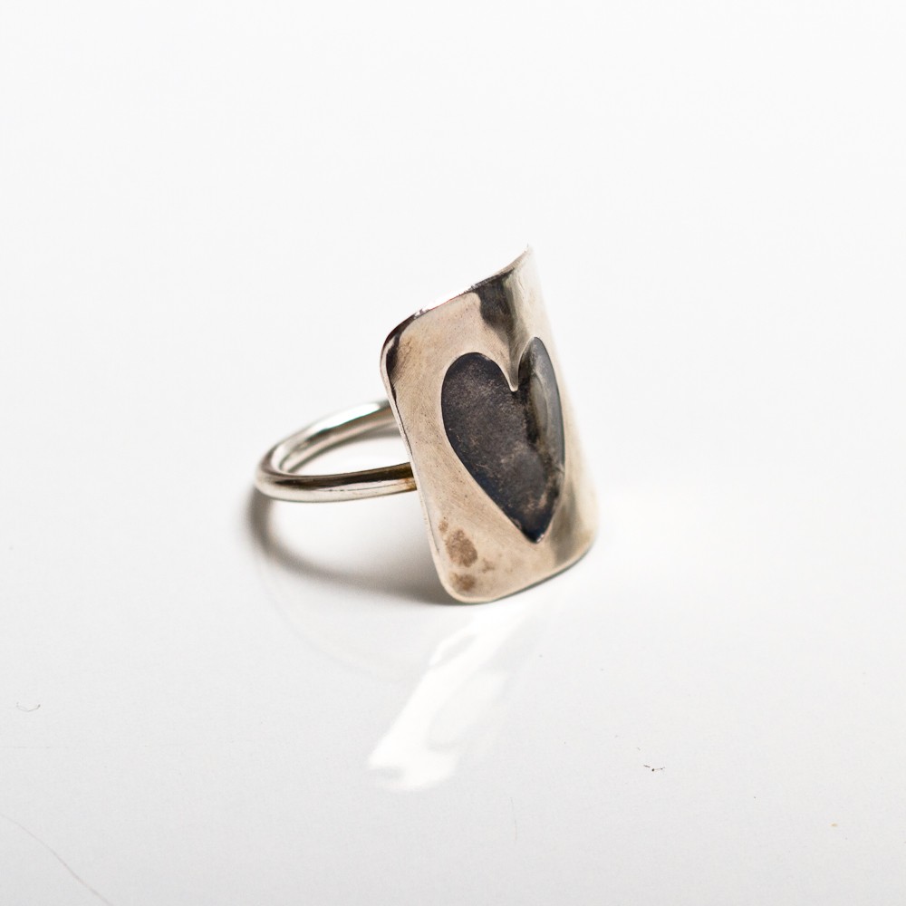 Shield heart Ring