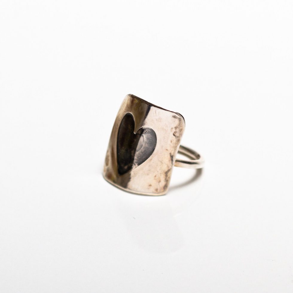 Shield heart Ring