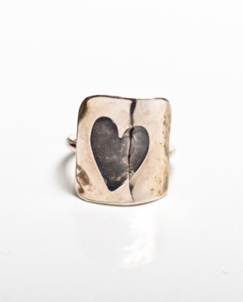 Shield heart Ring