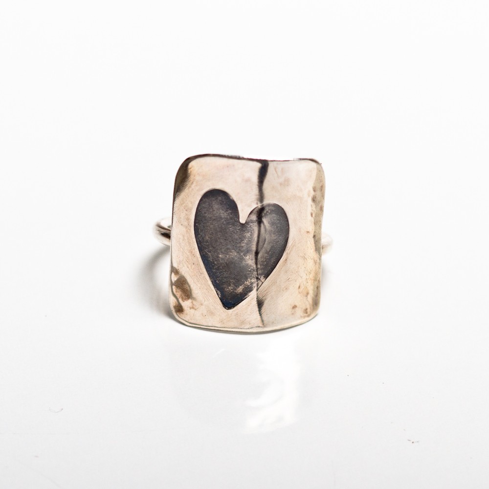 Shield heart Ring
