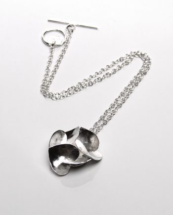 Soul in Link Peony Necklace
