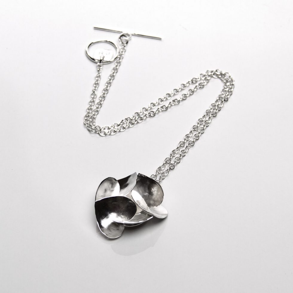 Soul in Link Peony Necklace