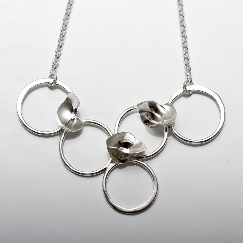Soul in Link Necklace