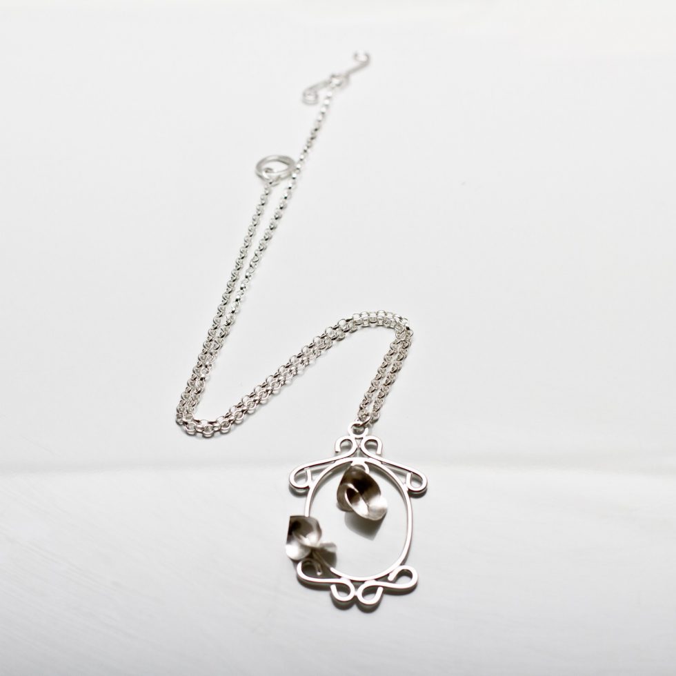 Soul in Link Looking Glass Necklace